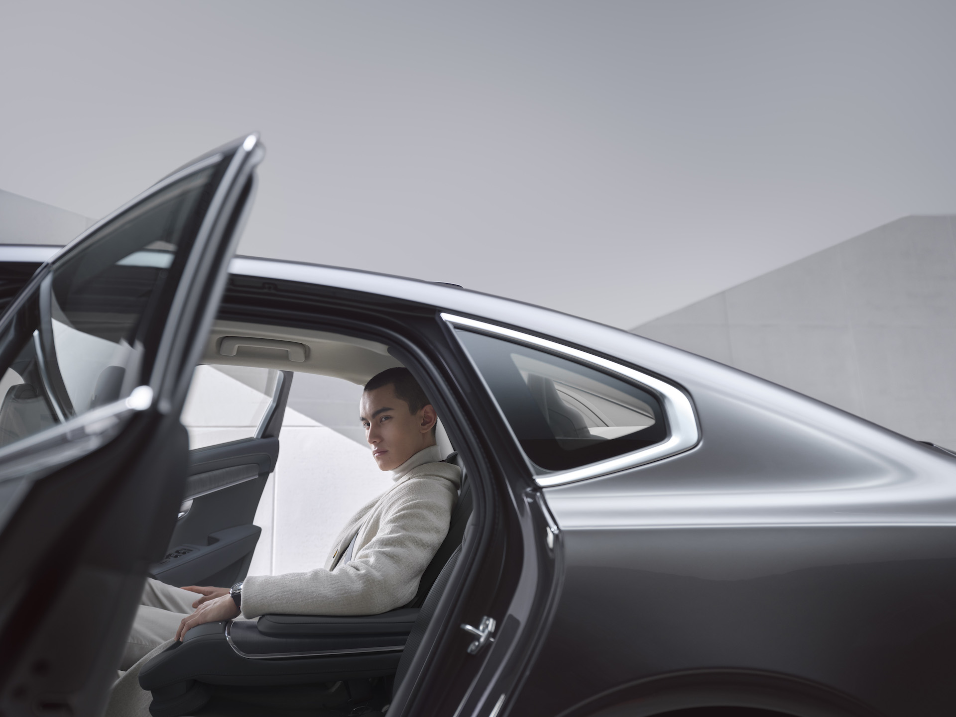 101046354170.jpg STE_583_RGB_FN.jpg